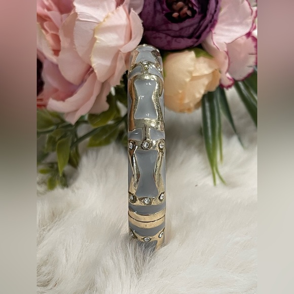 Embellish Enamel Hinged Bracelet - Picture 6 of 8